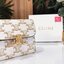 พรีเมี่ยมกิ๊ฟแท้ 100% 】CELINE SHORT WALLET VIP GIFT WITH PURCHASE (GWP) พรีเมี่ยมกิ๊ฟ Limited จาก CELINE HAUTE PARFUME DUTYFREE COUNTER วัสดุ Triomphe Canvas หนังสวยอยู่ทรงปั้มโลโก้ด้านหน้าเปิดปิดฝาพับกระดุม