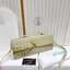 BOTTEGA VENETA Andiamo Clutch Top handle กระเป๋าถือทรงคลัช ดีไซส์สานสวยเก๋เป็นเอกลักษณ์ เรียบหรูที่แท้จริงต้องยกให้แบรนด์นี้เลยค่ะ ใช้ได้ทั้งชายหญิง ให้ความคล่องตัวเป็นไอเท็ม everyday bag ได้เลย