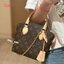 LV Lockit BB bag 19cm กระเป๋าทรงโท้ท ดีไซส์ดั้งเดิมด้านบนโค้งมนเป็นเอกลักษณ์สวยงามสะดุดตาลายโมโนแกรม ตอบโจทย์การใช้งาน พกพาได้หลายสไตล์สุดไอโคนิก