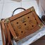 M.C.M BERLIN CROSSBODY IN VISETOS รุ่นหายากต้องมา!! กระเป๋าสะพายทรงกล่องคลาสสิค ดีไซน์ให้ปราดเปรียวยิ่งขึ้นด้วย studs และตกแต่งขอบเก็บมุมด้วยเพลทสีทอง ดูหรู ดูแพงเป็นที่สุด ใช้งานได้สะดวกคล่องตัวมากขึ้น ด้วยสายสะพายครอสบอดี้ วัสดุหนังแคนวาสคุณภาพดี