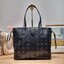 M.C.M SMALL REVERSIBLE LIZ SHOPPER IN VISETOS พร้อมเสิร์ฟความสวยให้ถึงบ้าน กับกระเป๋าทรงโท้ทไซส์ small ขนาดกำลังสวย แถมไม่พอ!! ยังมีใบลูกไปให้อีก สะพายแยกได้เก๋ๆด้วย!! ใครที่มองหากระเป๋าทรงโท้ทจุๆหน่อย ก็ต้องใบนี้เลย ดีไซน์ทรงสวยน่าใช้ โดดเด่นกว่าใคร ไม่ซ