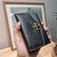 TORY BURCH KIRA MIXED MATERIALS MEDIUM FLAP WALLET กระเป๋าสตางค์ใบกลาง รุ่นยอดนิยม ดูหรูหรา ดูแพง ดีไซน์คลาสสิค ขนาดกำลังพอเหมาะ