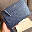 VIP 】จัดสินค้าคุณภาพมาให้สาวๆได้ใช้กันค่าา😘 Louis Vuitton Pochette Mélanie MM Monogram ใช้ขึ้นเครื่องได้เลย✈️ ✔️กระเป๋า ทรงคลัท แบบมีสายคล้องมือ ถอดออกได้หนึ่งสาย ✔️หนังแท้หนา ลายหนังพิมพ์ลายแบรนด์ได้สวยงามมากๆค่ะ