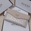 GUESS FACTORY WOMEN'S WALLET กระเป๋าสตางค์ใบยาว3พับดีไซน์สวยรุ่นใหม่ล่าสุดวัสดุหนังนิ่ม ปั๊มลายคมชัด ด้านหน้าประดับโลโก้แบรนด์สวย เปิดปิดด้วยฝาบนเปิด/ปิด ภายในมีทั้งช่องใส่รูป ช่องใส่ธนบัตร แบงก์พัน และช่องใส่บัตรหลายช่องแยกเป็นสัดส่วน ภาพถ่ายจากสินค