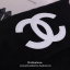 Chanel Beaute Crossbody Bag กระเป๋าสะพาย VIP GIFT ของแท้ จาก Chanel Cosmetic แท้💯 วัสดุขนวูลหนานุ่ม ตัดโลโก้แบรนด์หนังสีขาวสวยโดดเด่น น้ำหนักเบา เปิดปิดด้วยฝาปิดกระดุมแม่เหล็ก ใบใหญ่กำลังดี ใส่ iPad, กระเป๋าสตางค์ใบยาว, และของจุกจิกได้เยอะ มาพร้อม