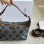 CELINE Vintage Denim Triomphe Lunch Box Bag กระเป๋าทรงโฮโบวินเทน งานเดนิมฟอกเข้ากับยุคสมัย สวยเท่ห์ พร้อมสายสะพาย รูปทรงใช้งานง่ายขนาดเหมาะมือ งานจริงน่าใช้มากค่ะ