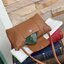 Longchamp Le Pliage Cuir Crossbody Bag อีกหนึ่งคอลเลคชั่น Le Pliage Cuir หนึ่งในตระกูลกระเป๋าสุดไอคอนิกจากแบรนด์ Longchamp และจัดการปรับดีไซน์ให้มีขนาดเล็กลงในทรงcrossbody กะทัดรัดสะพายแล้วคล่องตัว ด้วยดีไซน์ที่ดูเป็นเอกลักษณ์การใช้งานช่องหลักที่ซิปด้านหล