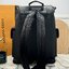 LV Christopher MM Backpack กระเป๋าเป้สะพายหลังขนาดกลาง สีดำเต็มใบสวยคลาสสิก ปั้มลายโมโนแกรม ตอบโจทย์การใช้งานด้วยช่องกระเป๋าด้านข้าง 2 ช่อง ดีไซน์กระดุมกดและสายรูดเพิ่มความปลอดภัยในการพกพาสิ่งของด้านใน