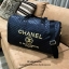 Chanel Quilted Travel Bag Super rare item! กระเป๋าเดินทางใบใหญ่ VIP. gift with Purchanel ของแท้รุ่น Limited Edition จาก counter Chanel วัสดุหนังเรียบลายตาราง เนื้อหนา กันน้ำ ดูแลรักษาง่าย ด้านหน้ามี logo brand ตัวกระเป๋าเปิดปิดด้วยซิป หัวซิปแบรนด์ อะไหล่ท