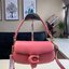 Coach Pillow Tabby Shoulder Bag 18 หนัง nappa หนานิ่ม นุ่มมากๆ รุ่นใหม่ล่าสุดค่ะ! พร้อมโลโก้รุ่นใหม่ด้วยเช่นกัน เพิ่มความหรู ดูดีเข้าไปอีกค่ะ เปิดปิดกระเป๋าแบบกระดุมแมาเหล็ก ภายในมีช่องใส่ของสองช่อง; สามารถใส่กระเป๋าเงินใบสั้นได้;พาสปอร์ตได้;มือถือได้ ค่ะ