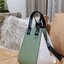 LOEWE HANDLE & SHOULDER BAG GIFT WITH PURCHASE GWP พรีเมี่ยมกิ๊ฟ Limited จาก LOEWE PERFUME DUTYFREE รุ่น Rare items สุดๆวัสดุหนังแท้ Calfskin หนังสวยดีไซน์มีเอกลักษณ์ ใบใหญ่กำลังดี น้ำหนักเบา สามารถปรับได้หลายทรงไม่จำเจ ด้านข้างมีซิปปรับขยายได้ ภายในโล่งก
