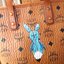 M.C.M VISETOS RABBIT MINI SHOPPER CROSSBODY BAG กระเป๋าถือ/สะพายข้าง ดีไซน์ลายพริ้นท์น้องกระต่าย 🐰🐰 น่ารักแต่แอบหรู ใบเล็ก ไซส์มินิ พกพาสะดวกไม่เกะกะ วัสดุหนังแคนวาสคุณภาพดี ปากกระเป๋ามีซิปรูดกันของหล่น รูดใช้งานง่าย ภายในเป็นช่องโล่ง มาพร