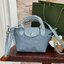LONGCHAMP LE PLIAGE NÉO TOP HANDLE BAG XS คอลเลคชั่นสุดพิเศษจากลองฌอมป์ มีดีไซน์ที่เรียบหรูและคลาสสิก แฝงด้วยลูกเล่นแบบเฟมินีน แถมยังมีน้ำหนักเบาอย่างไม่น่าเชื่อ มาพร้อมกับหูจับกระเป๋าคู่และฝาปิดแบบกระดุม กระเป๋าถือใบนี้สามารถใช้ถือแบบทั่วไป มีสายสะพายถอด