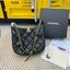 Chanel 22K Hobo Shoulder Bag กระเป๋าสะพายทรงโฮโบทรงสวย หนังเรียบหรูหรา อะไหล่ทองวินเทจ ประดับโลโก้แบรนด์สุดหรูด้านหน้า
