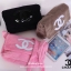 สีน้ำตาลครีม MUST HAVE ITEM 2019 !! รุ่นยอดฮิตของ *วัยรุ่นสายสตรีท ทั่วโลก จากงาน CHANEL VIP GIFT *ของแท้100% *มีป้ายNOTFORSALE เป็นกระเป๋า ใบสวยรุ่นหายาก ขนาดกำลังดี ใช้ได้ทั้งหญิงชายเลยค่ะ ขนเฟอร์นิ่มมากกก เก็บของอย่างดี น้ำหนักเบา ด้านในมีช่องใส่ของจุก