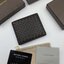 หนังแท้ BOTTEGA VENETA WALLET / BV Wallet พร้อมส่งที่ไทย กระเป๋าสตางค์ใบสั้นคุณผู้ชาย รุ่นตามหา มาเท่าไหร่ไม่เคยพอเลยค่า เป็นรุ่นคลาสสิกที่หยิบมาใช้งานได้บ่อยที่สุด งานหนังลูกวัวแท้ทั้งใบ ใช้ทนทานได้นาน ใช้ทนทานได้นานภาพสินค้าถ่ายจากงานขายจริง ใช้งานต่างป