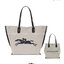 LONGCHAMP ESSENTIAL TOILE SHOULDER BAG L ECRU วัสดุ Cotton Canvas & Grained cowhide คอลเลคชั่นใหม่ ฮิตสุดๆในเหล่าดาราเซเลป ด้วยดีไซน์สวยขนาดกำลังดีเนื้อหนาอยู่ทรง น้ำหนักเบา