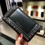 BEST SELLER! CHARLES & KEITH CHAIN DETAIL CROSSBODY BAG กระเป๋าสะพายทรงสี่เหลี่ยมรุ่นชนช็อปขนาดกำลังดีวัสดุหนังนิ่มเรียบประดับด้วยโซ่สีเงินด้านหน้าดูมีดีเทล เปิดปิดด้วยกระดุมแม่เหล็ก ภายในมีช่องใส่บัตรและช่องซิป มาพร้อมสายโซ่ต่อหนังถอดถือเป็นคลัชได้ ภาพถ่
