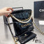 Chanel 22 mini bag with pearls 8" / Chanel Bag พร้อมส่ง กระเป๋าสะพาย สายโซ่อะไหล่ทองพร้อมสายมุกสวยหรู ทรงยอดฮิตในปี 2023 หิ้วหรือคล้องไหล่ได้ มาพร้อมกล่อง อปก ครบเซ็ท รอบนี้จัดราคาพิเศษสุดคุ้มค่ะ ใช้งานต่างประเทศได้ ภาพถ่ายจากงานขายจริง
