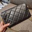 VIP 】สวยหรูพร้อมเสิร์ฟ!! กับไอเท็มสุดเลิฟจาก Chanel กระเป๋าสะพายที่สุดของความคุ้มค่า วัสดุหนังแกะนิ่มเต็มใบ เปิด-ปิดกระเป๋าด้วยตัวบิดล็อค ภายในกระเป๋าบุผ้าสวยหรู มีช่องโล่งกว้างจุของได้สบาย ใส่โทรศัพท์ กระเป๋าสตางค์ได้ มีช่องซิป 1 ช่อง ช่องย่อย 1 ช่อง ดีเ