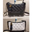 9" CHANEL SHOULDER BAG / CHANEL GABRIELLE HOBO BAG ไซส์คลาสสิค กระเป๋าสะพายข้าง/ไหล่ หนังแท้ นิ่ม หรู มาพร้อมพวงกุญแจสัญลักษณ์แบรนด์ อะไหล่พร้อมโซ่สะพายสีทองสลับสีเงินรมดำ สามารถสะพาย crossbody หรือสะพายไหล่ได้หมด สะพายแล้วขับผิวมากๆ เปิด-ปิดกระเป๋าด