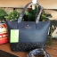Kate Spade INA Greta Court Glitter Crossbody กระเป๋าถือหรือสะพายใบเล็ก วัสดุหนัง Saffiano สวยหรู ด้านหน้าประดับโลโก้สีทองสวย ก้นกระเป๋ามีดีเทลด้วยGlitter วิ้งๆดูหรู ภายในมีช่องซิปและช่องเล็ก สามารถใส่ ipad mini กระเป๋าสตางค์ใบยาวและของจุกจิกได้เยอะ มีหมุด