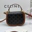 CELINE Mini besace triomphe in shiny top handle กระเป๋าสะพายคาดลำตัวพร้อมหูจับถนัดมือ ได้รับความนิยมอย่างมาก ด้วยรูปร่างทรงโค้งมนมีความคลาสสิกตามแบบฉบับแบรนด์