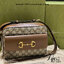 GUCCI horsebit 1955 small shoulder bag กระเป๋าสะพายทรงกล่องคลาสสิกมาพร้อมรายละเอียดที่น่าค้นหา ดูหรูหรา สามารถใช้งานได้หลากหลายโอกาส เป็นเพื่อนคู่ใจในวันสบายๆ หรือออกงานเป็นทางการ ไม่ควรพลาดเลยค่ะ