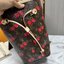 TOP ORI หนังแท้ | LV x TM - Neverfull MM Bag Monogram cherry canvas กระเป๋าสะพายทรงโท้ทเอกลักษณ์ที่หรูหรา Monogram แคนวาสคลาสสิกตกแต่งดีเทลลายเชอร์รี่สีสันสดใส ปรับลุคให้มีชีวิตชีวาอีกครั้งด้วยธีมแสนสนุก
