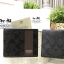 COACH SHORT WALLET WITH CARD POCKET ซื้อ1ได้ถึง2! กระเป๋าสตางค์และกระเป๋าใส่บัตรหนังปั้มลาย Signature รอบใบสวยคลาสสิค ภายในกระเป๋าสตางค์มีช่องใส่ธนบัตรแยกสองช่องเป็นสัดส่วนและมีช่องใส่บัตรหลายช่อง ซับในพิมพ์เเบรนด์ Namecard Pocket สามารถเเยกใช้ได้ มาใน CO
