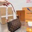 LV Pochette Accessoires bag 8" กระเป๋าทรงพอช อีกหนึ่งในสไตล์ที่มีเอกลักษณ์ของแบรนด์ สะดวกใช้งานได้ทุกวัน เป็น every day look ได้หลายสไตล์ ขนาดกะทัดรัดน่ารัก มาพร้อมสายสะพาย 2 เส้น สวยงามน่าใช้มากค่ะ