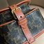 CELINE MEDIUM FOLCO BAG IN TRIOMPHE CANVAS หากใครที่กำลังมองหากระเป๋าสะพายข้าง ขนาดกะทัดรัด และเรียบหรู ต้องใบนี้เลยค่ะ เป็นกระเป๋าเปิดปิดแบบแบบฝาผับที่มีรูปทรงโค้งและที่ล็อกรูปทรงคล้ายเข็มขัด อีกทั้งยังสะท้อนความสวยสไตล์สาวปารีสได้อีกด้วย ด้านในของรุ่นนี