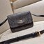 COACH C5633 BRYNN FLAP CROSSBODY IN SIGNATURE CANVAS แซ่บที่สุด ใหม่ที่สุด!! คอลเลคชั่นใหม่!! มองยังไงก็หลงรักละสายตาไม่ไหว กระเป๋าสะพายข้างลุคไฮน์ ที่ดีไซน์ออกมาได้ปัง และดูแพงมากๆ ด้วยดีเทลคลาสสิค รูปทรงใช้งานง่าย เรียบๆแต่มีดีเทล วัสดุหนังแคนวาสสลับหนั