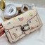 OUTLET 】รุ่นหายาก รุ่นตามหา ห้ามพลาดค่ะ! COACH TABBY FLORALPRINT ((B2081-630)) Wildflower-print Leather Shoulder Bag In White พร้อมส่งอีกครั้งค่ะ! กระเป๋าหิ้ว//สะพายไหล่//สะพายข้างได้หรือถือแบบคลัทออกงานได้เลย สุดคุ้ม! หนังแท้นิ่มอย่างดี 🌸 จุดเด่น