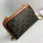 ORI 】หนังแท้ CELINE CLUTCH WITH CHAIN IN TRIOMPHE CANVAS AND LAMBSKIN WHITE/TAN กระเป๋าคลัทช์ดีไซน์เรียบหรูออกแบบมาได้อย่างลงตัว พร้อมสายสะพายโซ่ทองสุดหรู ด้วยรูปทรงที่สวยงามและทันสมัย สามารถใส่กระเป๋าสตางค์ใบสั้นหรือเครื่องสำอางค์ได้ตามขนาดกระเป๋า ในเรื่