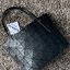 Bao Bao Issey Miyake ROCK MATTE ซีรีส์นี้จะเป็นทรงสี่เหลี่ยมผืนผ้า มีซิปปิดด้านบน ถือเป็นรุ่นที่เหมาะกับการใช้งานในชีวิตประจำวัน สามารถพับมุมและบริเวณด้านล่างของกระเป๋าเพื่อเพิ่มความสะดวกสบายในการใช้งาน ทั้งยังช่วยให้วางกระเป๋าในแนวตั้งได้อีกด้วย แผ่นต่อส