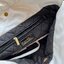 CHANEL 22 LEATHER HANDBAG พร้อมส่ง 2 สี ทรงยอดฮิตในปี 2023 กระเป๋าหิ้วหรือคล้องไหล่ได้ หนังอย่างดี หนังนิ่มมากๆ ยืดยุ่นได้ดีมีความทนทาน