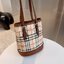 BURBERRY VINTAGE SET BAG VIP GIFT WITH PURCHASE (GWP) **ซื้อ1ได้ถึง2ใบ กระเป๋าถือทรงสวยหรู งานพรีเมี่ยมกิ๊ฟ Limited Edition จากBURBERRY วัสดุหนังPVC สวยหนังนิ่ม ตัดด้วยสายหนังสีน้ำตาลเข้ม **สวยตาแตกกกก มาพร้อมช่องใส่ของขนาดใหญ่ อยกเป็นช่องซิปและช่องใส่ของ