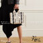 CHLOE Woody tote bag [mini size] 10" กระเป๋าทรงโท้ท จุของได้เยอะมาก แบรนด์ดังจากสัญชาติฝรั่งเศส เป็นที่ชื่นชอบของเซเลบริตี โคลเอ้รุ่นนี้เป็นสไตล์วินเทจ เรียบหรูและดูดี ออกแบบมาเพื่อการใช้งานที่ง่ายแสนง่าย