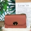 CHARLES & KEITH METAL PUSH LOCK CROSSBODY BAG รุ่นฮิตขายดีมีมาพร้อมส่งแล้วจ้า กับกระเ๋าสะพายไซส์น่ารัก วางอยู่ทรง เปิดปิดด้วย ตัวล็อกด้านหน้า ด้านในแบ่งเป็น 2 ช่องมีช่องซิปตรงกลาง จุของได้เยอะพอควรเลยค่ะ ใส่ iPhone plus ได้สบายๆ และของจุกจิกที่จำเป็น รุ่น