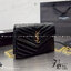YSL Envelope Woc Bag กระเป๋าสะพายรุ่นในตำนาน ดีไซน์เรียบหรู โดดเด่นด้วยโลโก้ด้านหน้า เพิ่มดีเทลความผู้ดี