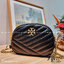 TORY BURCH KIRA CHEVRON SMALL CAMERA BAG / TORY CAMERA BAG / TORY BAG พร้อมส่ง 4 สี กระเป๋าสะพายทรงกล้อง ขนาดกะทัดรัด ไซส์สะพายคล่องตัว ดูหรู ลูกคุณหนู