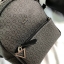 GUESS PANDORE BACKPACK กระเป๋าสะพายหลัง วัสดุหนังนิ่มมือ น้ำหนักเบา ด้านหน้ามีโลโก้แบรนด์ พร้อมช่องซิปหนึ่งช่อง ที่จับซิปมีอะไหล่สัญลักษณ์แบรนด์ ช่องซิปหลักเปิดปิดด้วยซิปคู่ ภายในโล่ง กว้าง ใส่ของได้จุ มีช่องซิปและช่องเล็กใส่ของจุกจิก สายสะพายด้านหลังเลื่