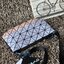 Baobao Issey Miyake Prism Kangaroo crossbody bag กระเป๋าสะพาย Crossbody รูปทรงสี่เหลี่ยมผืนผ้า ไซส์กำลังพอดี เห็นแบบนี้บอกเลยว่าใส่ของสำคัญได้แบบครบถ้วน ไม่ว่าจะเป็นโทรศัพท์ กระเป๋าตังค์ หรือพาวเวอร์แบงค์ จัดเป็นอีกหนึ่งรุ่นที่น่ารัก สายสะพายปรับได้ตามควา