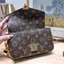 LV Pochette Metis East West Monogram Canvas กระเป๋ามัลติฟังก์ชั่น ดีไซน์กะทัดรัด สะดวกพกพามากๆ และพิเศษสุดๆมีสายมาให้ถึง 2 แบบ