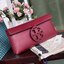 Tory burch Miller Metal clutch กระเป๋าคลัทช์ดีไซน์เรียบหรูออกแบบมาได้อย่างลงตัว ด้วยรูปทรงที่สวยงามและทันสมัย จากแบรนด์ Tory Burch ขนาดกำลังดี สามารถใส่กระเป๋าสตางค์หรือเครื่องสำอางค์ได้ตามขนาดกระเป๋า ในเรื่องของดีไซน์และLogo DoubleT เฉดเดียวกับสีของกระเป