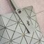 BAO BAO ISSEY MIYAKE LUCENT ONE-TONE กระเป๋า Bao Bao จากแบรนด์ดัง Issey Miyake แบรนด์แฟชั่นจากประเทศญี่ปุ่น ซึ่งมีสินค้ามากมายไม่ว่าจะเป็นเสื้อผ้า นาฬิกา น้ำหอม และที่ขาดไม่ได้นั่นก็คือ กระเป๋า Bao Bao ที่มีความพิเศษในเรื่องของวัสดุและดีไซน์ที่ครองใจสถาปน