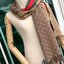 Gucci Classic Print Scarf แบรนด์ดังจากประเทศอิตาลี ด้วยงานพรีเมี่ยมกิ้ฟ ส่งมอบความรู้สึกดีๆให้กับคนที่คุณรัก ในรูปแบบผ้าพันคอและผ้าคลุมไหล่ผืนใหญ่สีสันไม่ฉูดฉาด เหมาะกับชุดที่เป็นทางการหรือลำลองก็ได้ เป็นผ้าที่ให้ความอบอุ่น ถักทอด้วยผ้าcashmere ผ้าเนื้อดี