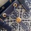 TORY BURCH FACTORY MONOGRAM JACQUARD TOTE BAG กระเป๋าถือหรือสะพายรุ่นล่าสุดดีไซน์ยอดนิยมจาก TORY BURCH FACTORY OUTLET วัสดุ Woven Jacquard & Leather ทอลาย Jacquard Singnature แบรนด์รอบใบสวยอยู่ทรงเป็นเอกลักษณ์ เปิดปิดแบบ Drawstring ขนาดใหญ่กำลังดี กว้างแล