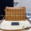 M.C.M Crossbody Pouch in Visetos Original กระเป๋าสะพายกึ่งคลัชท์ สุดล้ำ มีสายยาวสะพายข้างได้ รุ่นใหม่ล่าสุดมาแรงมาก ด้วยความสวยปังตั้งแต่แรกเห็น ภายในเป็นช่องโล่งไอเท็มนี้เด็ด แนะนำค่ะ